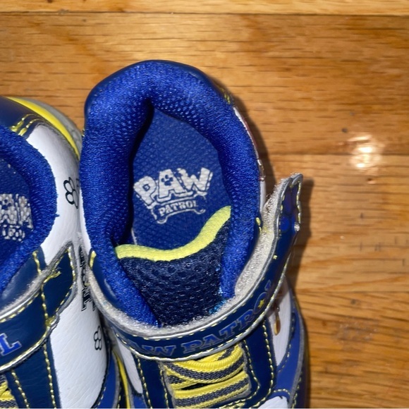 Paw Patrol Light Up Sneakers Skid Resistant & Mark Resistant Size 6 Baby - Picture 5 of 7